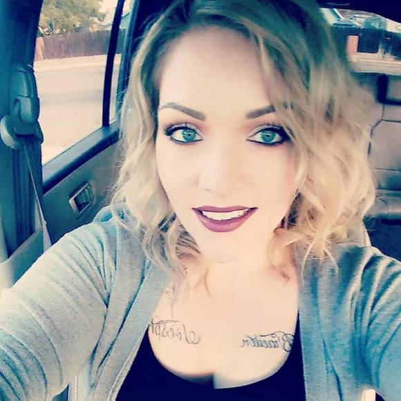 Meet your Posher, Heather - Picture 1 of 1